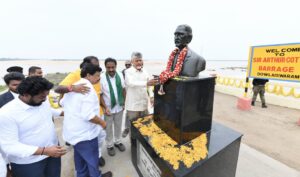 Chief Minister inaugurates works for installing 117 new gates at Dowleswaram barrage
