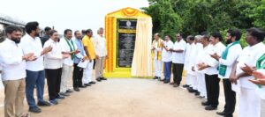 Chief Minister inaugurates works for installing 117 new gates at Dowleswaram barrage