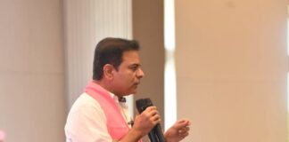 కేసీఆర్ను తిట్టడం తప్ప రేవంత్ చేస్తోందేంటి?