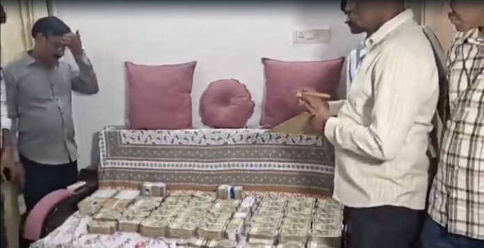 Telangana-ACB-raids-Lands-and-Survey-Deputy-Director-