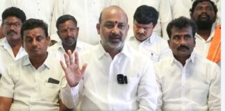 మెట్రోను అడ్డుకోవాల్సిన ఖర్మ మాకు లేదు