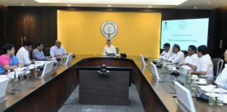 ఆక్వా రైతులకు ఊరట – కిలో రూ. 4 తగ్గించిన వ్యాపారులు