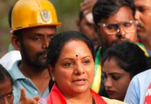 పవన్ కళ్యాణ్పై కేసు ఎందుకు పెట్టలేదు? టీఆర్ఎస్ అధ్యక్షురాలు కవిత ఫైర్