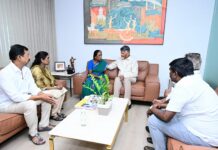 సీఎంను కలిసిన సాయి కృష్ణ తల్లి – ప్రభుత్వంపై నమ్మకం ఉందన్న విజయలక్ష్మి