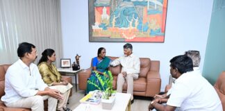 సీఎంను కలిసిన సాయి కృష్ణ తల్లి – ప్రభుత్వంపై నమ్మకం ఉందన్న విజయలక్ష్మి