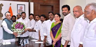 డీఎస్సీ అక్రమాల గుట్టు రట్టు కావాలి – గవర్నర్ను కలిసిన వైసీపీ ప్రతినిధులు