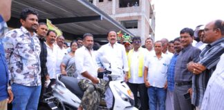 సమాజంలో విభిన్న ప్రతిభావంతులను ఆదరించడం కనీస బాధ్యత – ఎమ్మెల్యే మద్దులూరి మాలకొండయ్య