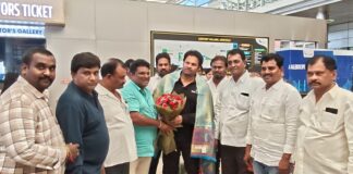 అమెరికా పర్యటన ముగించుకుని స్వదేశానికి. కరణం వెంకటేష్ బాబుకు ఘన స్వాగతం