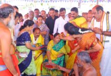 చీరాల వీరరాఘవ స్వామి ఆలయ పునర్నిర్మాణానికి ఎమ్మెల్యే మాలకొండయ్య భూమిపూజ
