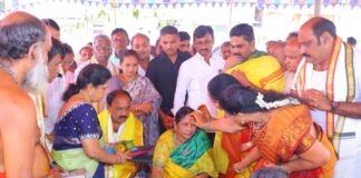 చీరాల వీరరాఘవ స్వామి ఆలయ పునర్నిర్మాణానికి ఎమ్మెల్యే మాలకొండయ్య భూమిపూజ
