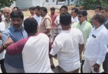 ప్రొద్దుటూరులో హైటెన్షన్..! రోడ్డు నాణ్యతపై వైసీపీ ఆందోళన.. ఎదురుగా టీడీపీ.. రంగంలోకి పోలీసులు