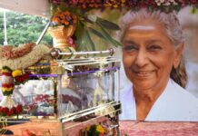 గానకోకిలకు అశ్రునివాళి కన్నీరుమున్నీరైన అభిమానులు ప్రభుత్వ లాంఛనాలతో అంతిమ వీడ్కోలు