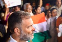 గాంధీ స్మృతిలో రాహుల్ నిరసన.. విద్యార్థులకు బాసటగా ప్రతిపక్షం