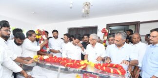 పులివెందులలో జగన్.. ఆనంద్రెడ్డికి నివాళి.. కుటుంబానికి పరామర్శ