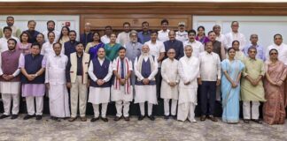 పార్లమెంట్ రగడపై మోదీ ఆందోళన.. NDA ఎంపీలకు కీలక సూచనలు