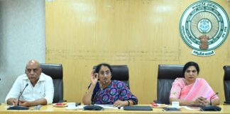 చేనేతలకు ఆర్థిక భరోసా నేతన్నలకు ఏడాదికి రూ.25 వేలు