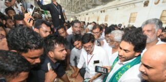 పొగాకు రైతుల వద్దకు జగన్ రైతులకు మద్దతుగా గళం