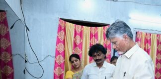 చేనేతలకు సీఎం భరోసా