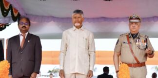 చేతిలో జెండా గుండెల్లో స్వర్ణాంధ్ర సంకల్పం