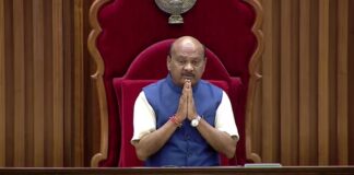 రోడ్డుపై కాదు.. సభలోనే ప్రశ్నించండి