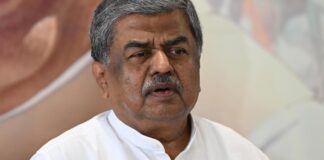 ఆర్ఎస్ఎస్పై తీవ్ర ఆరోపణలు రిజిస్ట్రేషన్ అంశంపై రాజకీయ దుమారం