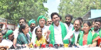 ప్రశ్నించే వారిపై అక్రమ కేసులు రైతుల ఆత్మహత్యలు కనబడడం లేదా