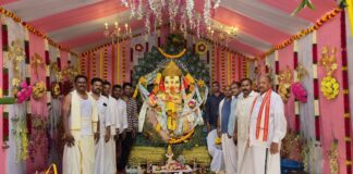 ఇప్పటం రోడ్డులో విఘ్నేశ్వరుడి పూజ
