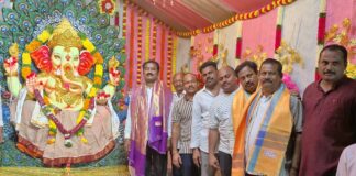 ఇప్పటం రోడ్డులో వినాయకునికి 125 ప్రసాదాలు