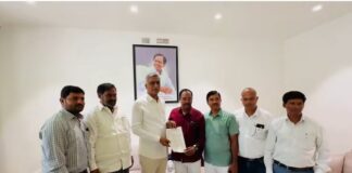 ఫీజు బకాయిలతో విద్యకు తూట్లు!