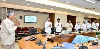 చంద్రబాబుకు మంత్రుల స్టాండింగ్ ఓవేషన్!