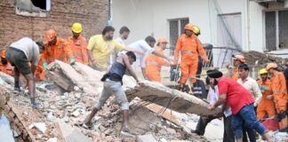 ఢిల్లీలో కుప్పకూలిన భవనం ఘటనలో నలుగురు మృతి