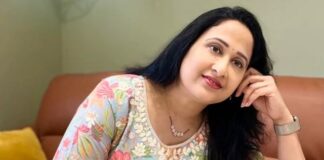 ఎయిర్పోర్టులో యూట్యూబర్ నందన అరెస్ట్