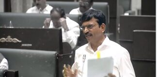 రాజీనామా చేయాల్సింది ఎవరు?