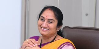 నేతన్నలకు భారీ ఊరట పెన్షన్ నిబంధన సడలింపు