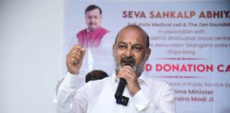 వారి డీఎన్ఏ టెస్ట్ చేయాలి నిజాం ప్రశంసలపై బండి ఫైర్