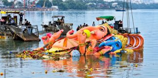 భక్తిసాగరంలో ఖైరతాబాద్ గణేశ్ మహాయాత్ర
