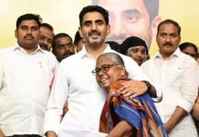 372 మందికి పట్టాల పంపిణీ