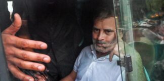 రాహుల్ తరలింపులో ట్విస్ట్.. బస్సు టైర్ పంక్చర్