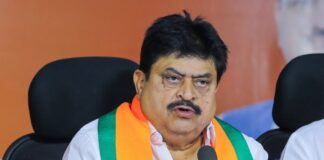 ఒక్క ఓటరునైనా చూపగలరా?
