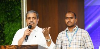 అటెన్షన్.. సోషల్ మీడియా