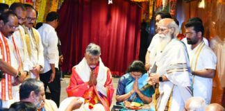 దుర్గమ్మకు చంద్రబాబు పట్టు వస్త్రాలు!